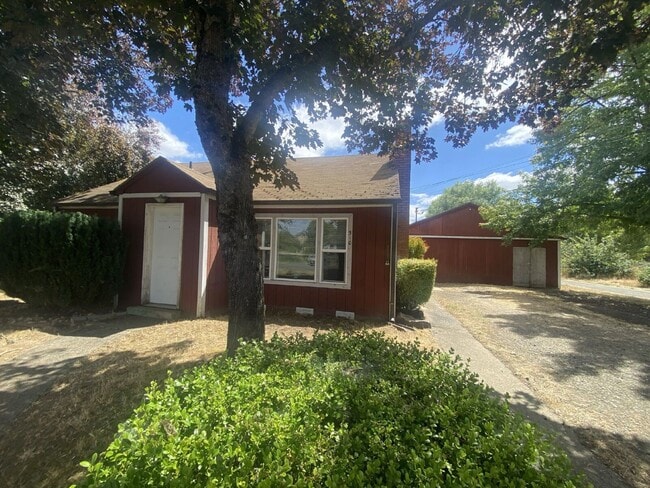 Building Photo - 310 Gregory Dr