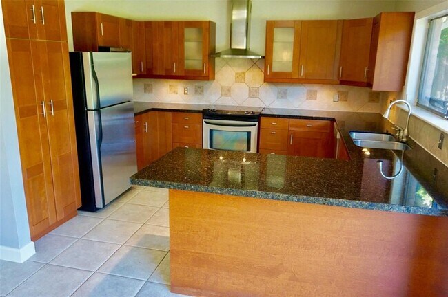 Building Photo - 9538 Meadowglen Ln