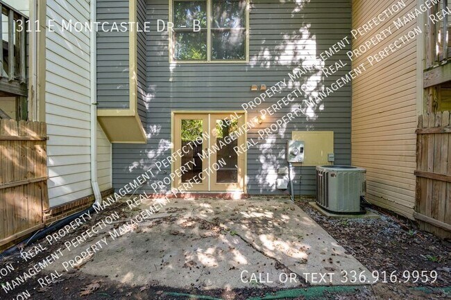 Building Photo - 311 E Montcastle Dr