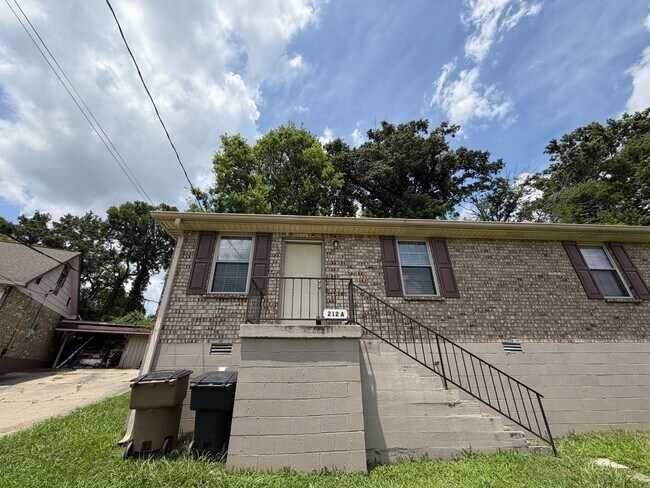 Building Photo - 212 Jay Dr
