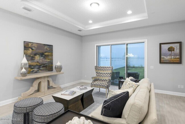 Building Photo - 28 Stansbury Ln