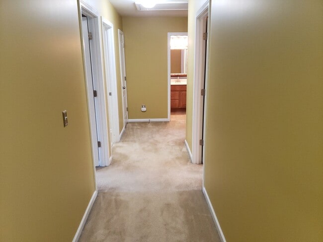 Building Photo - Beautiful home in Ballantyne