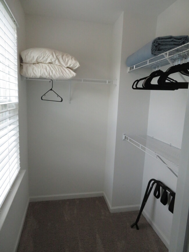 walk-in closet - 2112 Middle Tennessee Blvd