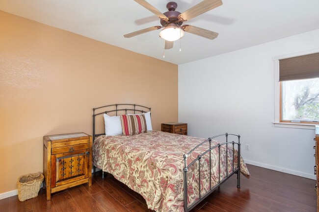Building Photo - San Mateo - Unit 70