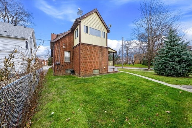 Building Photo - 3850 Mayfield Rd