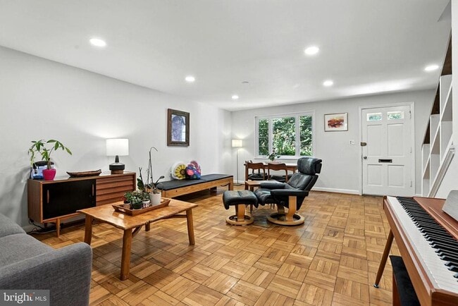 Building Photo - 9882 Hollow Glen Pl