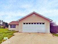 Building Photo - 215 Sunrise Dr