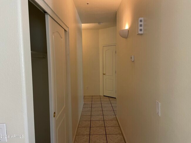 Building Photo - 7322 E Gallego Ln