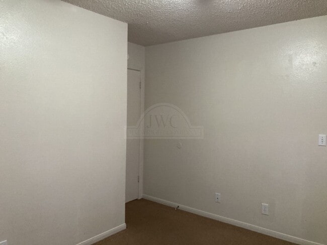 Building Photo - 2911 Bluebonnet Dr