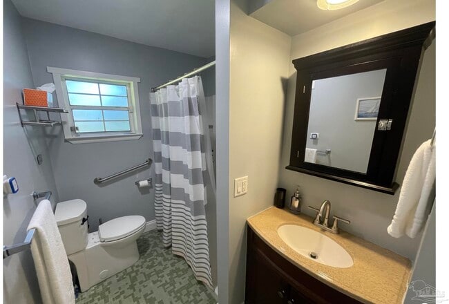 Building Photo - 4950 Martha Ave