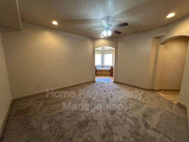 Building Photo - 157 E Foothill Dr