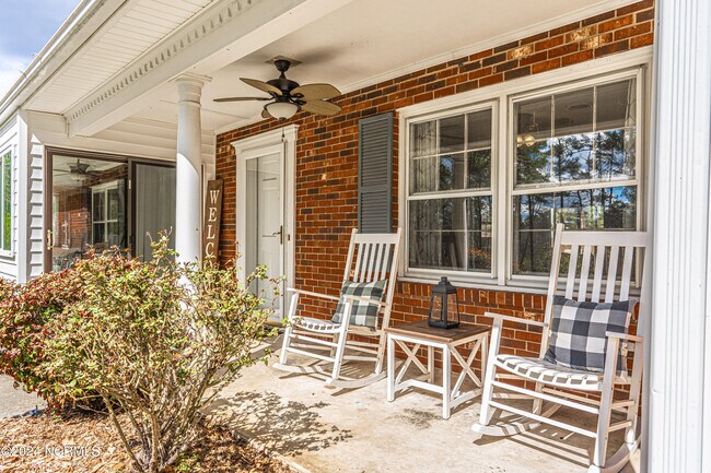 Building Photo - 309 Pinecrest Court Rd