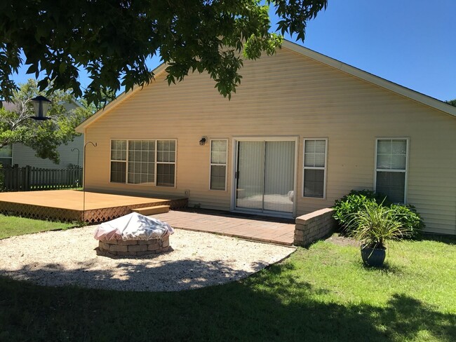 Building Photo - Great single story floor plan is West Ashley.