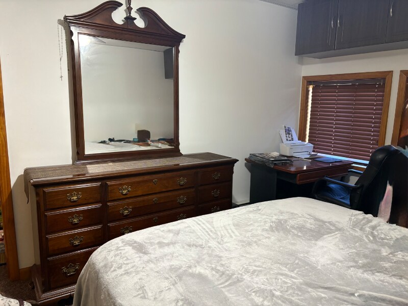 Building Photo - 940 Center St