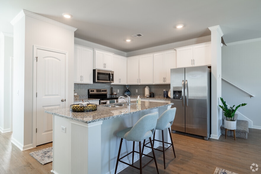 Interior Photo - Legato Lakes