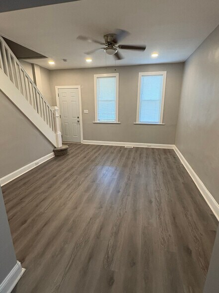 Building Photo - 3013 Ridgewood Ave