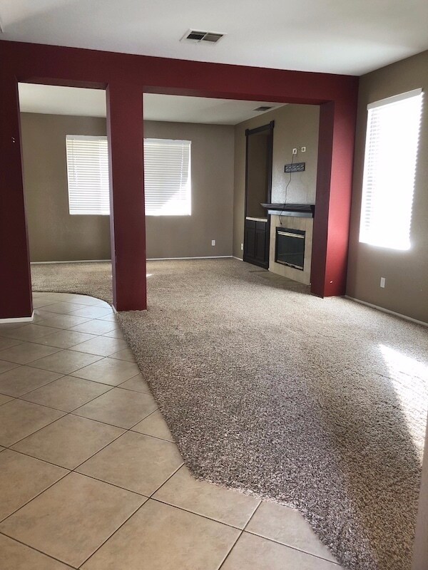 Building Photo - 14525 Saddlepeak Ct