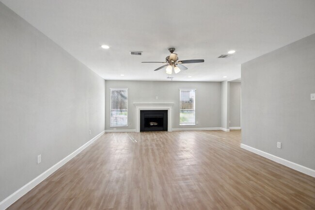 Building Photo - 1127 Cascade Creek Dr