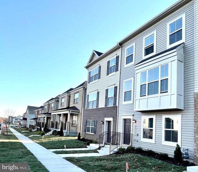 Building Photo - 22732 Tate St