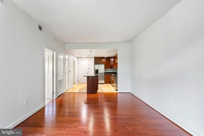 Building Photo - 157 Fleet St