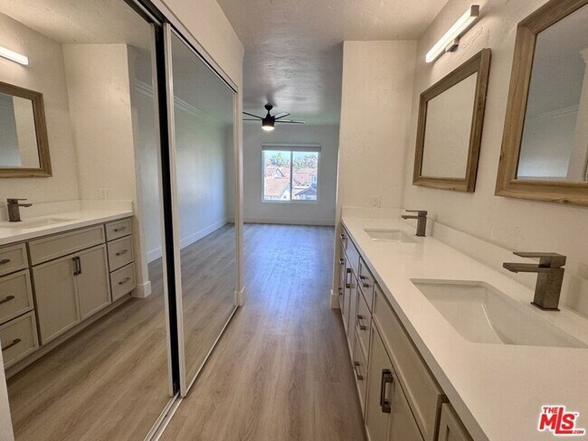 Building Photo - 2863 Carmar Way