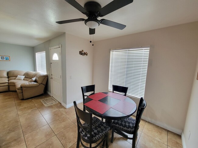 Building Photo - Beautiful Home available in Calexico