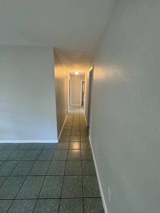 Building Photo - 2770 NW 25th St