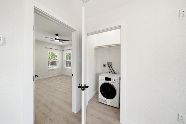 Building Photo - 6511 Old Massey Rnch Rd