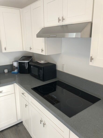 Kitchen - Cooking Space - 115 N San Gabriel Blvd