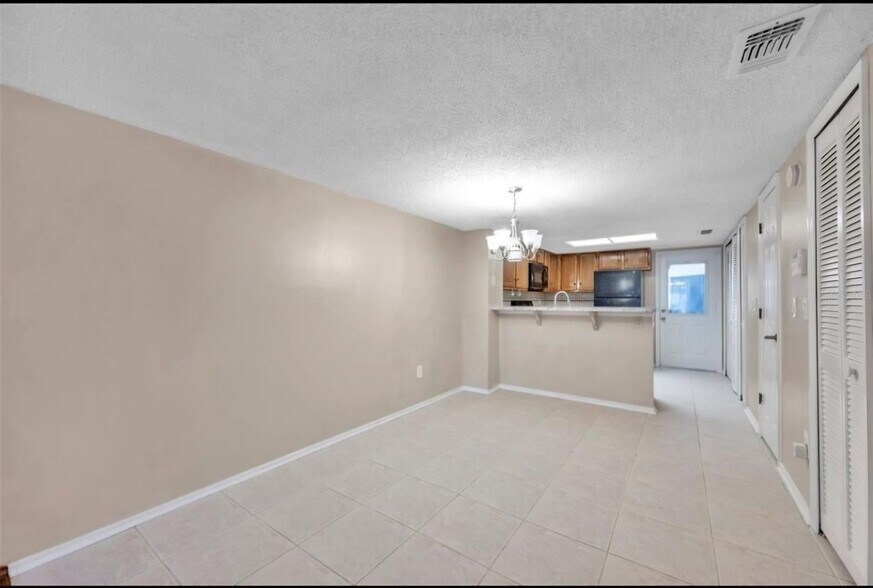 Building Photo - 2124 Fletchers Point Cir
