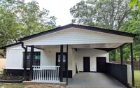 Building Photo - 2115 Oakhurst Cir