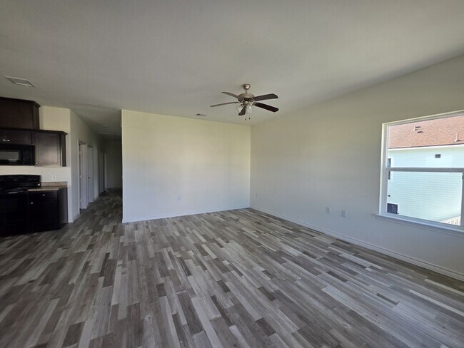 Building Photo - COMING SOON-PRE LEASING FOR MID SEPT OR OCT MOVE IN 4/2/2-Mardi Gras Floorplan