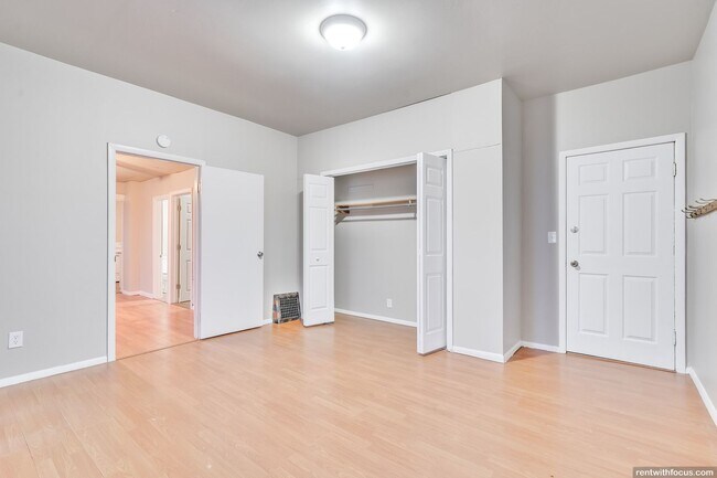 Building Photo - 645 5th St