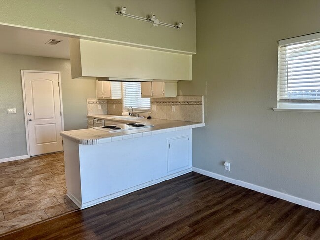 Building Photo - Charming Home with Open Floor Plan in West Redding