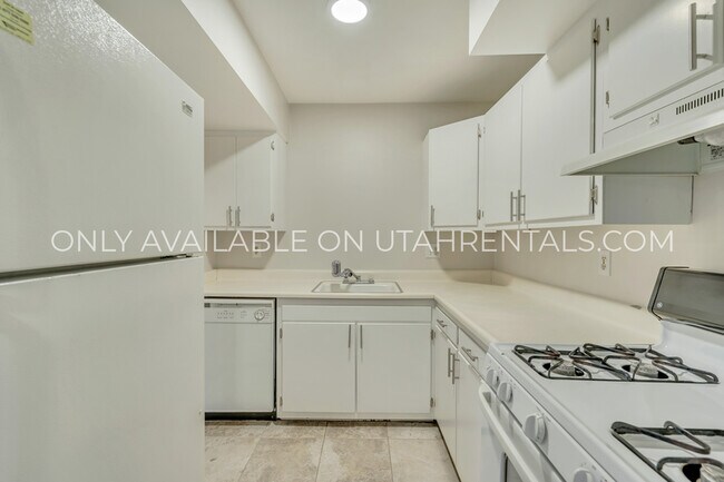 Building Photo - 249 S 700 E