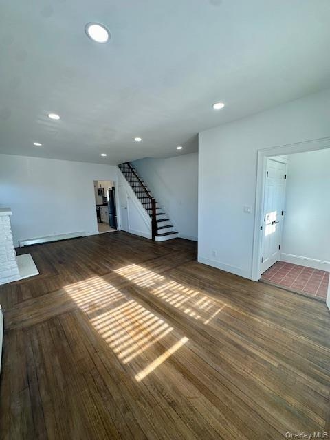 Building Photo - 661 E Olive St