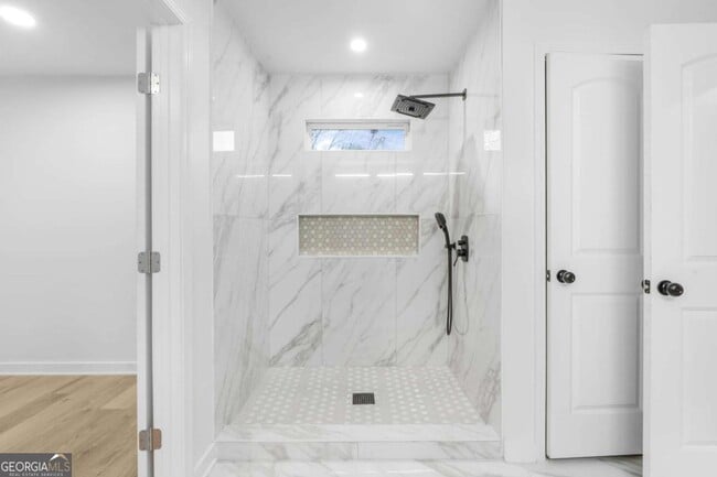 Building Photo - 408 E Marable St