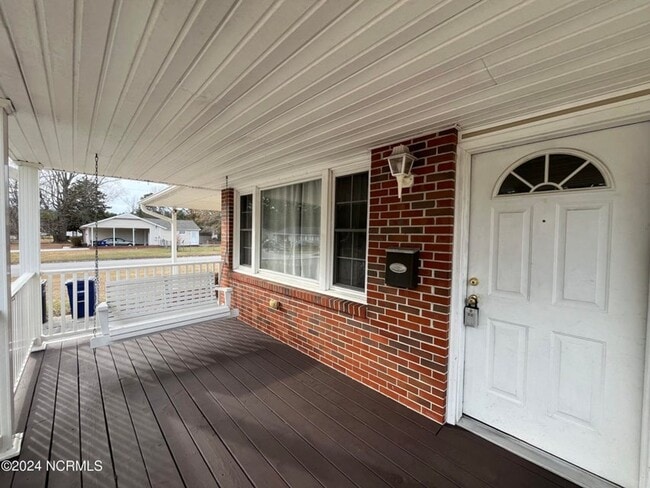 Building Photo - 306 Cole Dr