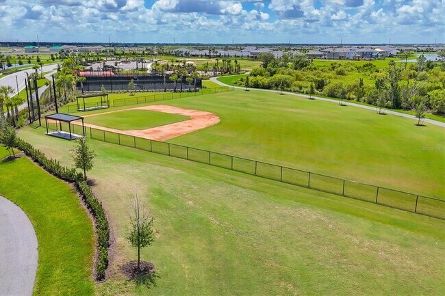 Building Photo - 3293 Hilltop Cir