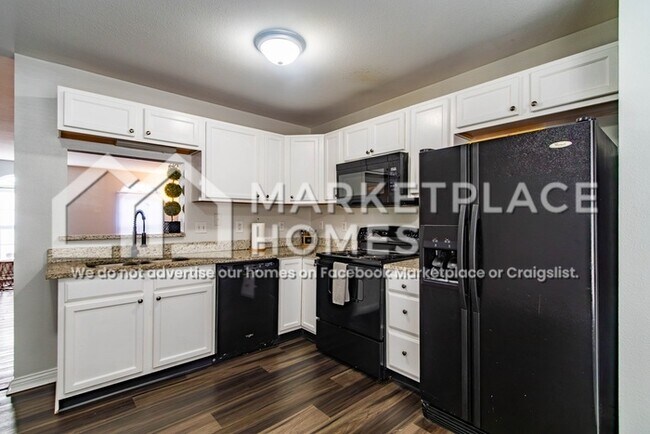 Building Photo - 3020 Skylar Ln