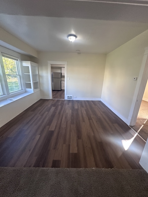 Building Photo - 9604 Manor Ave