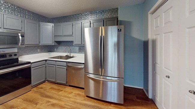 Building Photo - 1711 Orange Grove Shores Dr