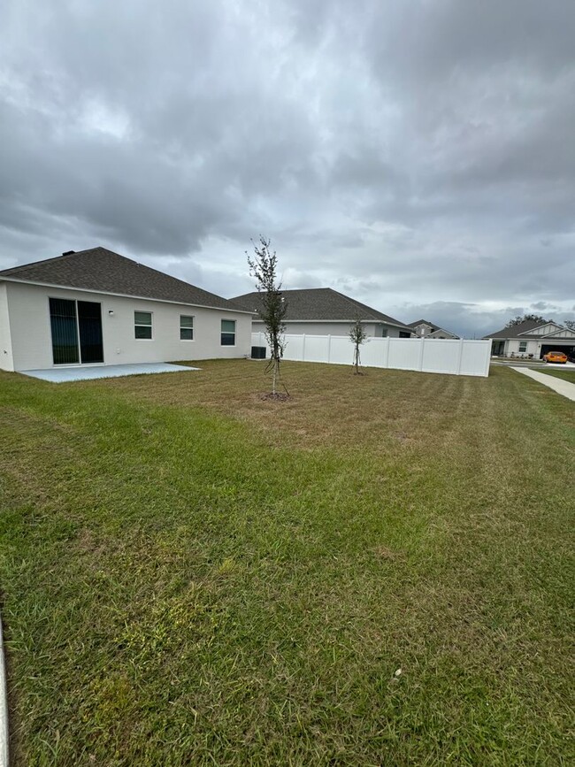 Building Photo - 3  BEDROOM 2 BATHROOM HOME AT CALABAY CROS...