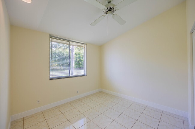 Building Photo - 9497 Boca Gardens Pkwy