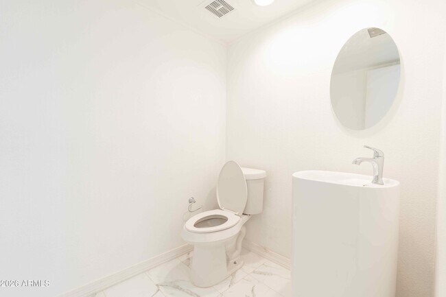 Building Photo - 3424 W Thude Dr