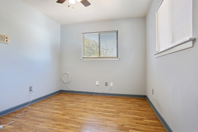 Building Photo - 2027 St Nick Dr