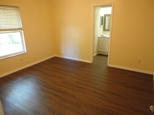 Building Photo - Charming 3-bedroom, 2-bath home in the Timber Lane