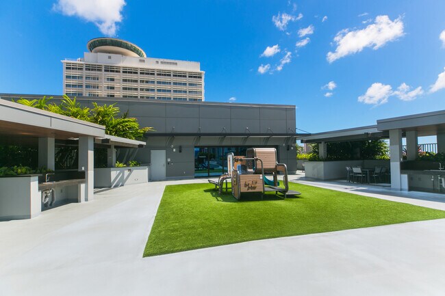 Building Photo - 1391 Kapiolani Blvd