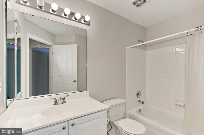 Building Photo - 5054 Grimm Dr