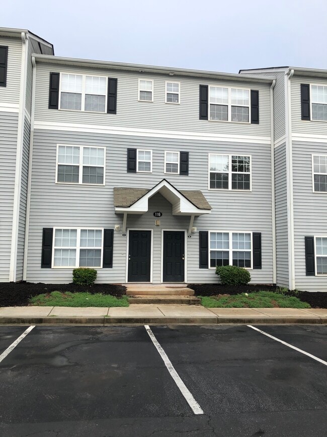 Building Photo - 116 University Village Dr